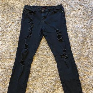 Black distressed skinny jeans
